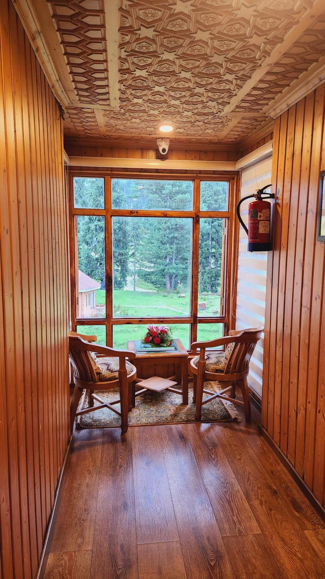 Shaw Inn By Stay Pattern غولمارغ المظهر الخارجي الصورة