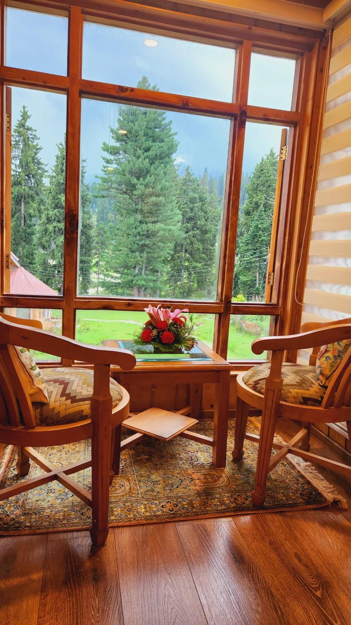 Shaw Inn By Stay Pattern غولمارغ المظهر الخارجي الصورة