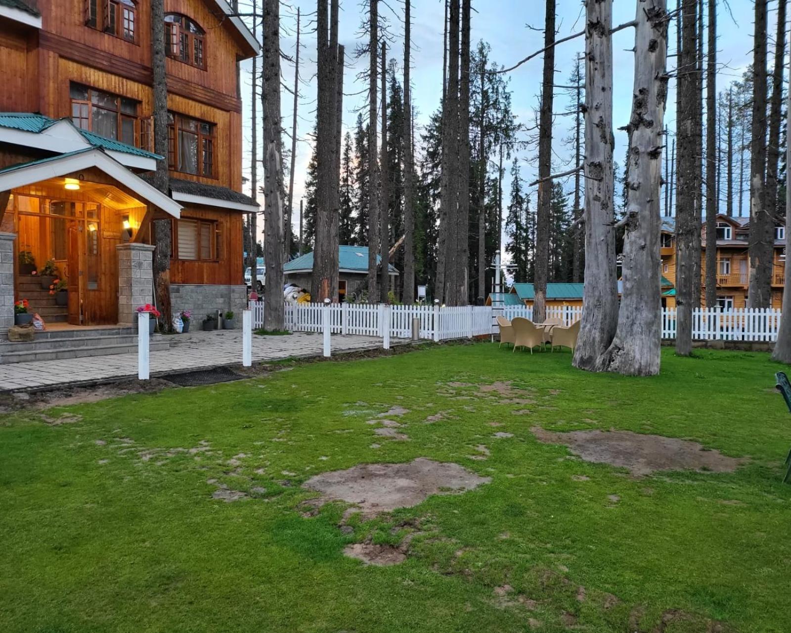 Shaw Inn By Stay Pattern غولمارغ المظهر الخارجي الصورة