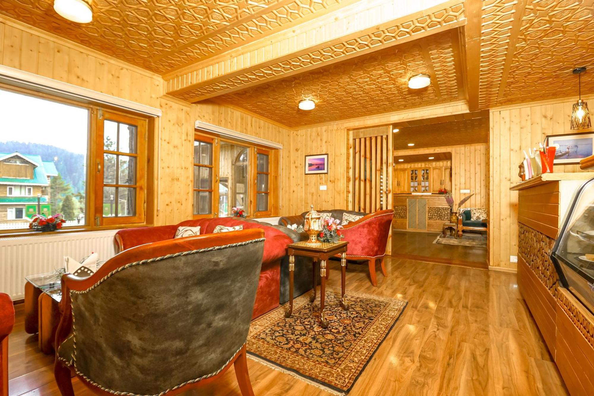Shaw Inn By Stay Pattern غولمارغ المظهر الخارجي الصورة