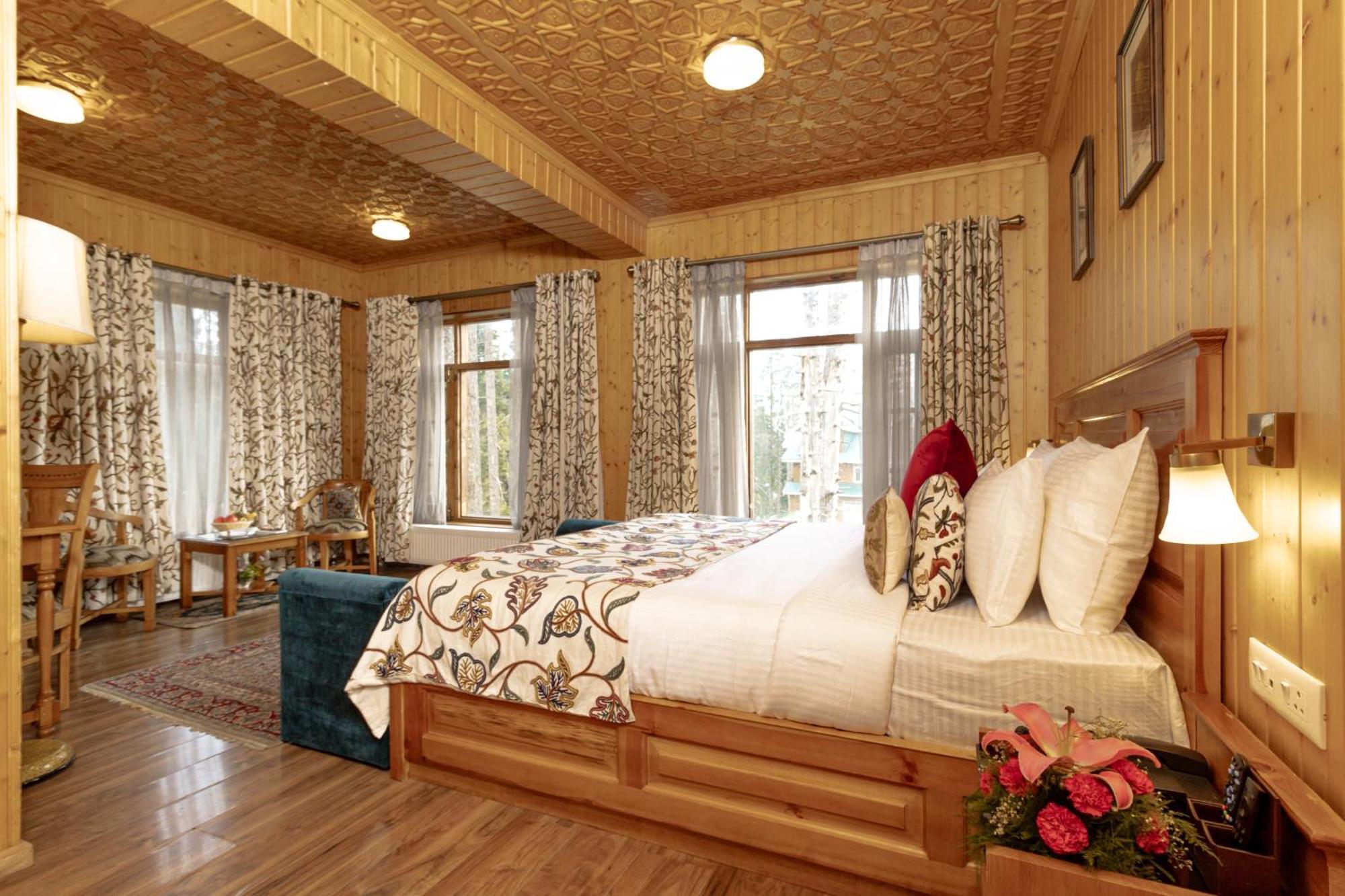 Shaw Inn By Stay Pattern غولمارغ المظهر الخارجي الصورة